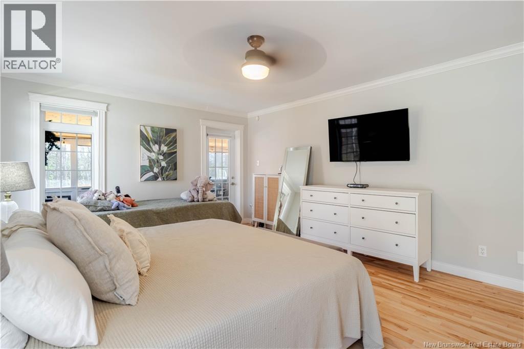 241 Summerhill Row Property Photo 32