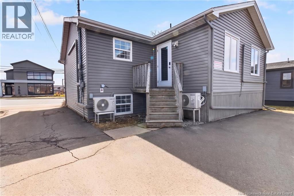 383 Champlain Street Property Photo 6