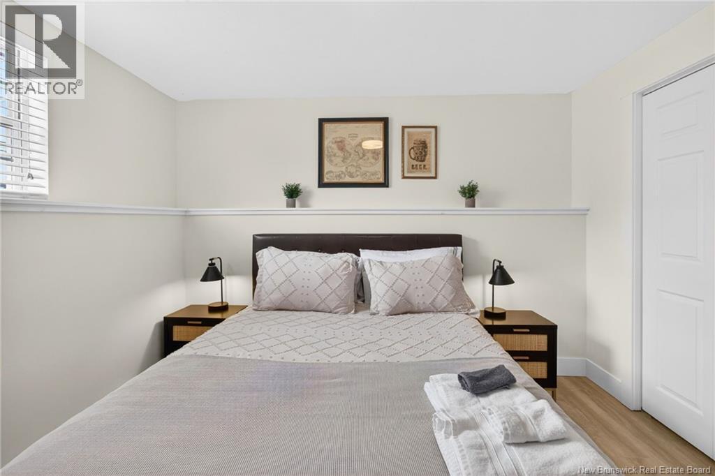 383 Champlain Street Property Photo 32