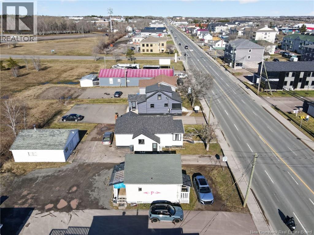 375 Champlain Street Property Photo 4