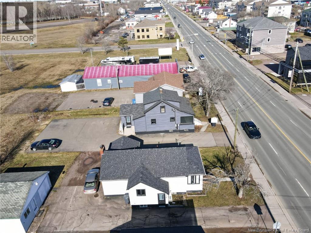 375 Champlain Street Property Photo 5
