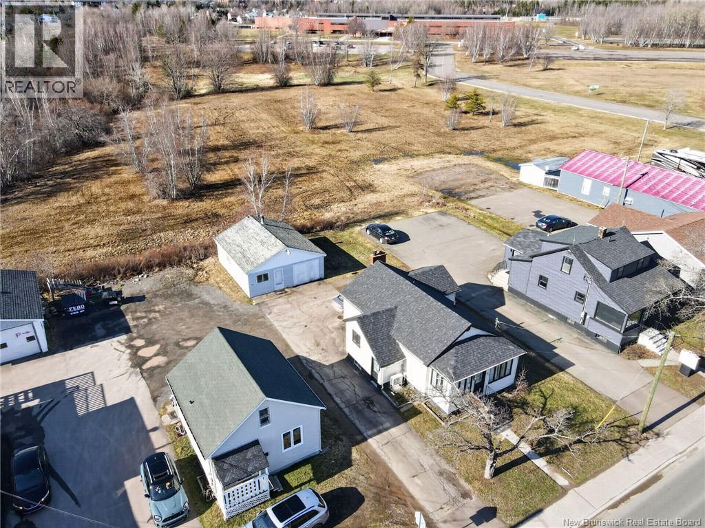 375 Champlain Street Property Photo 6