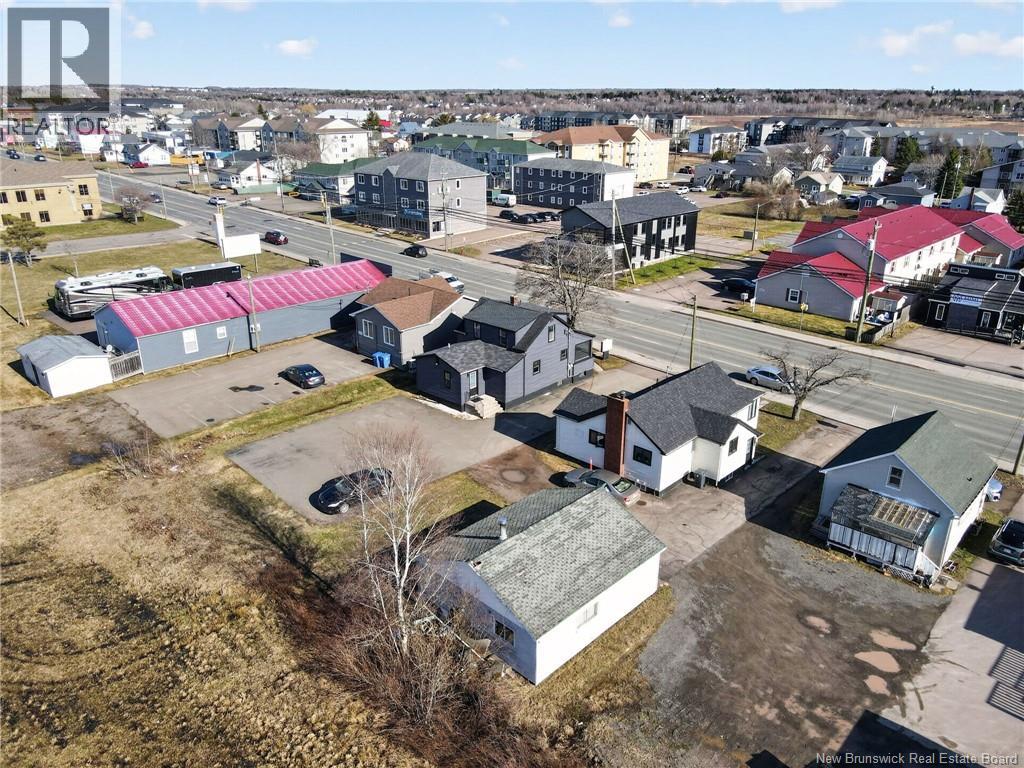 375 Champlain Street Property Photo 8