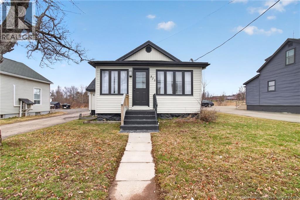 375 Champlain Street Property Photo 9