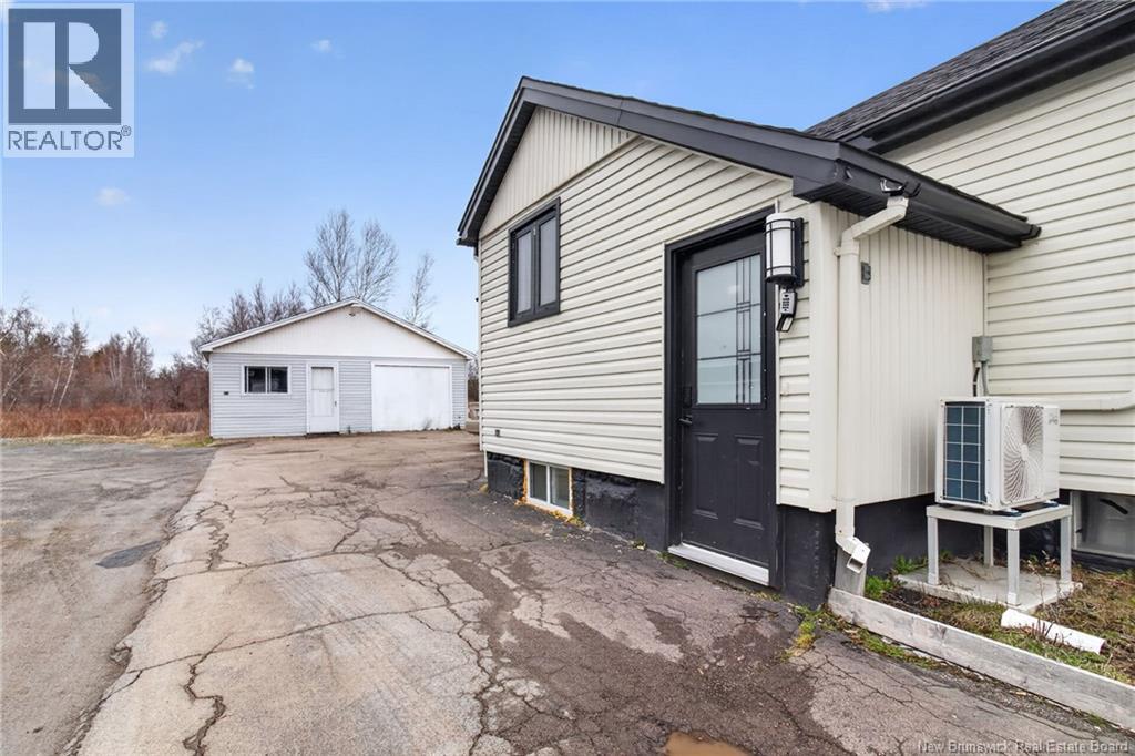 375 Champlain Street Property Photo 11