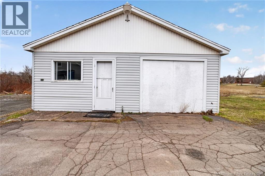 375 Champlain Street Property Photo 12