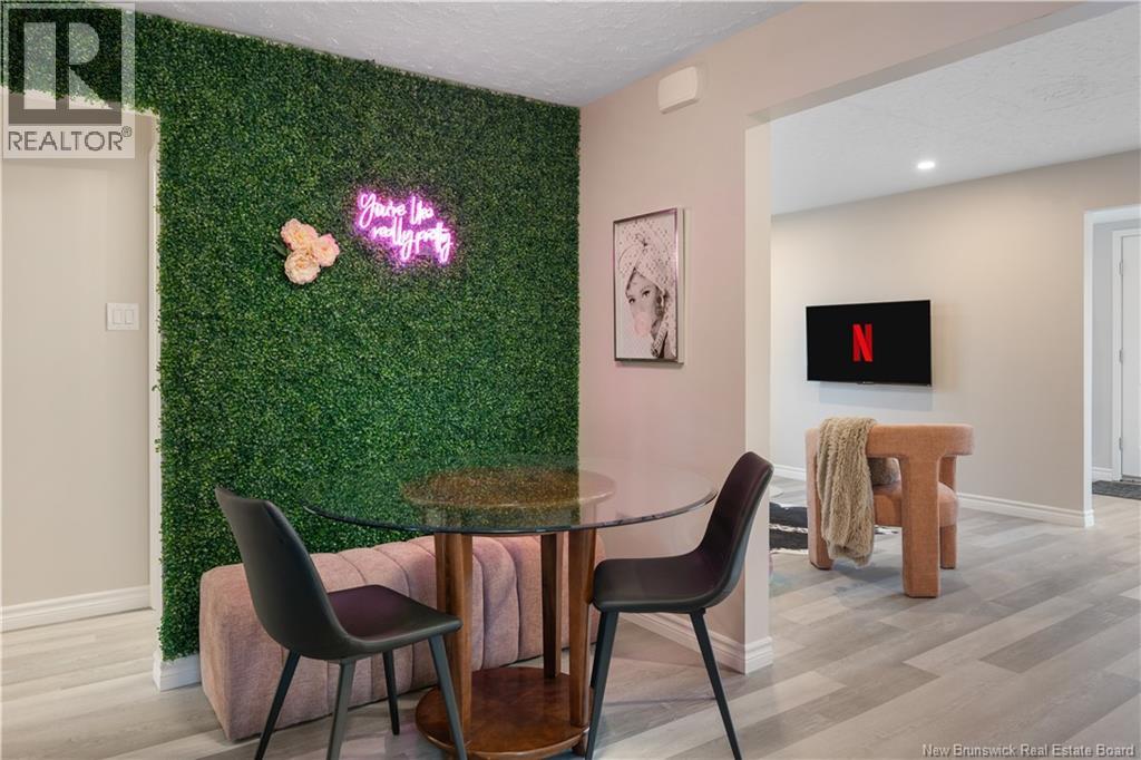 375 Champlain Street Property Photo 17