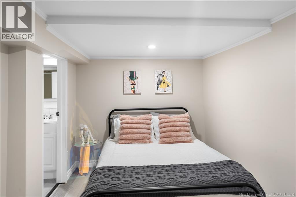 375 Champlain Street Property Photo 31