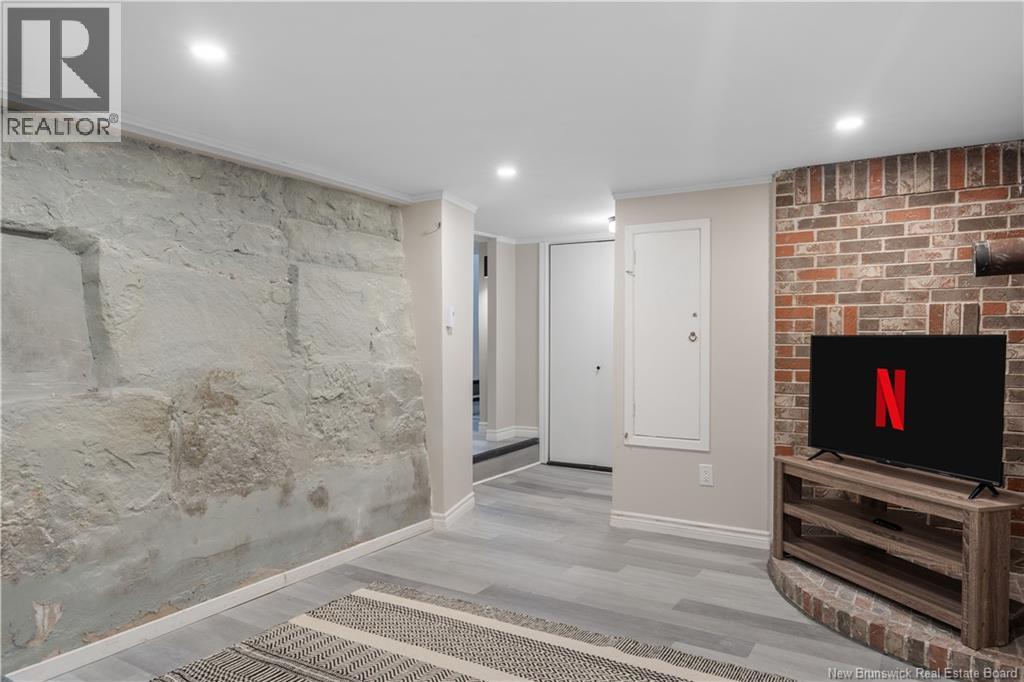 375 Champlain Street Property Photo 39