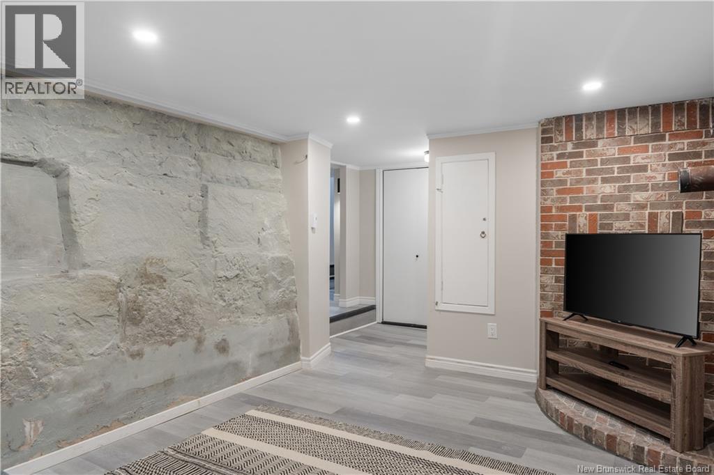 375 Champlain Street Property Photo 40
