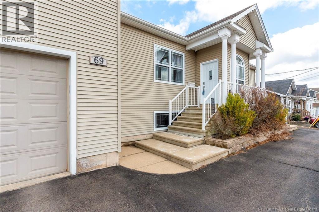 69 Whisperwood Drive Property Photo 8