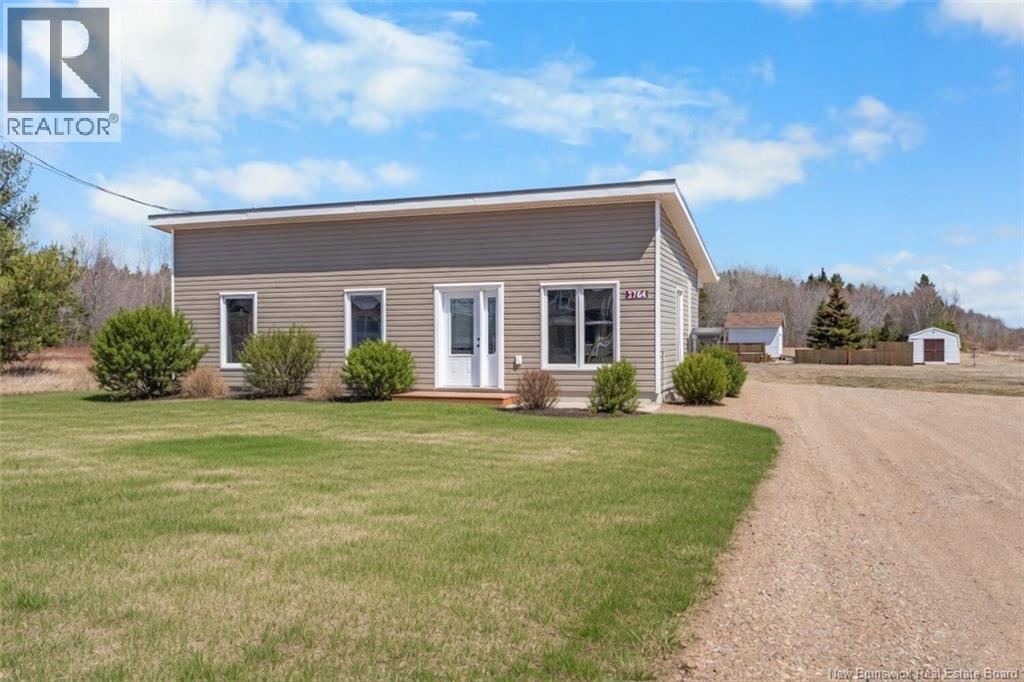 3764 Chemin Robinson Property Photo 1