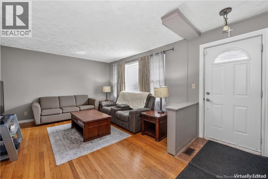 190 Maple Street Property Photo 3
