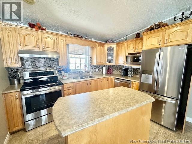 61 Maple Green Crescent Property Photo 4