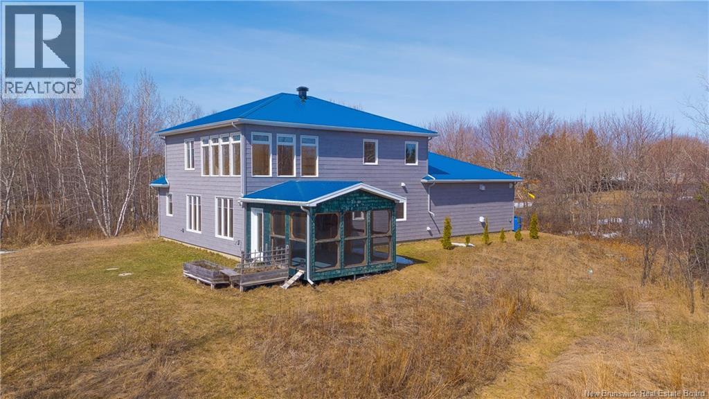 441 Saulnier Est Street Property Photo 4