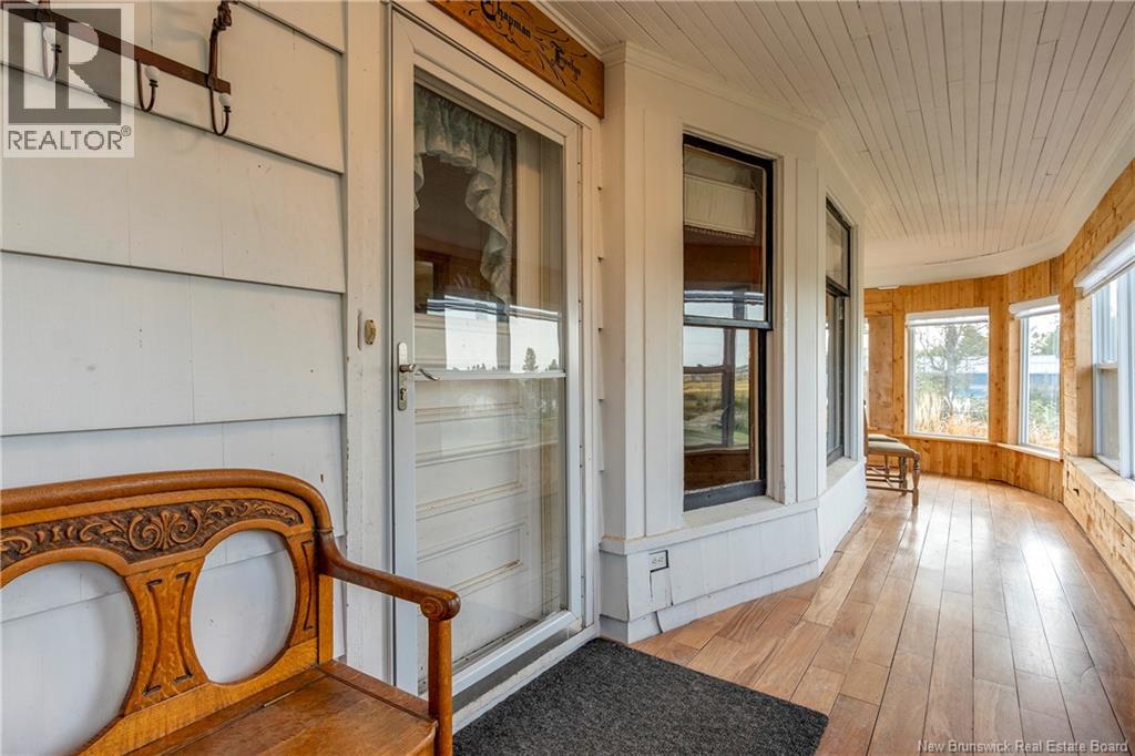 657 Royal Road Property Photo 2