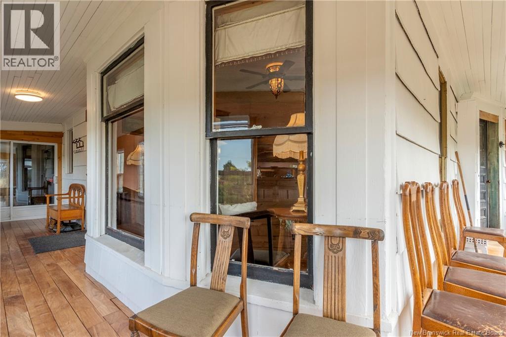 657 Royal Road Property Photo 4