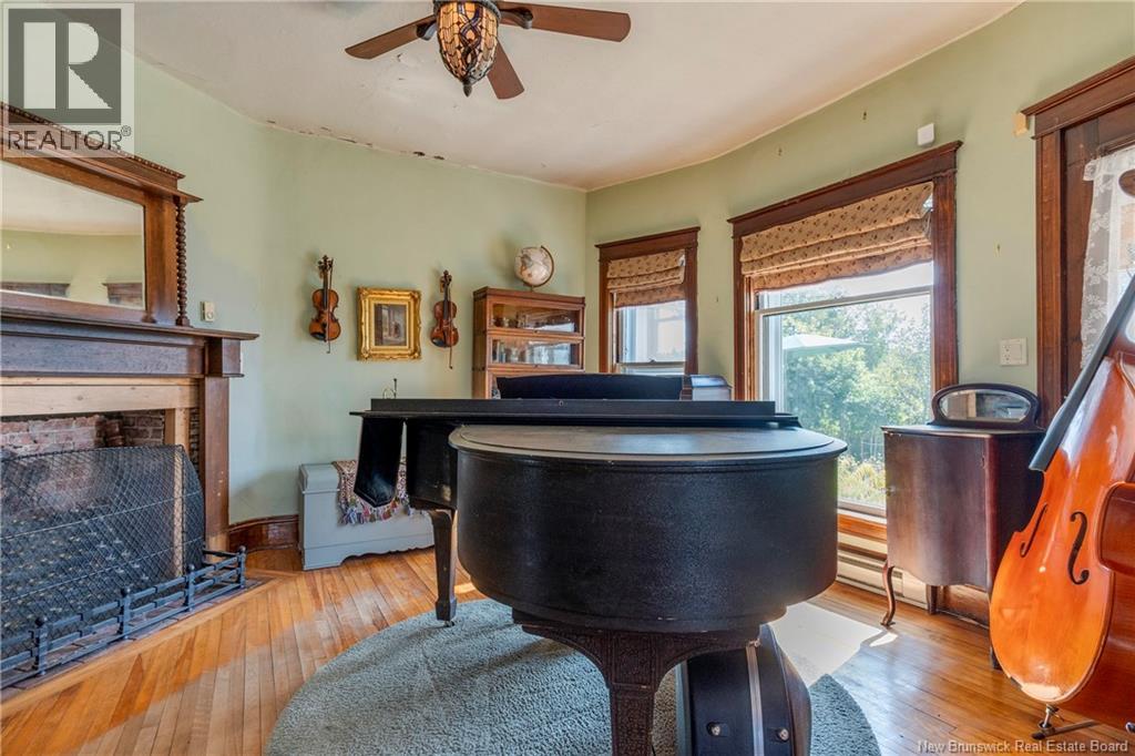 657 Royal Road Property Photo 8