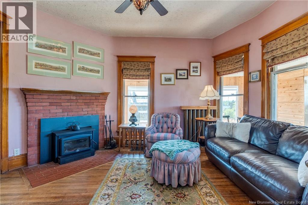 657 Royal Road Property Photo 10