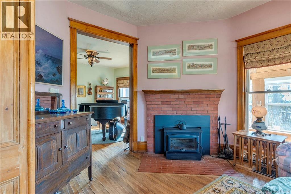 657 Royal Road Property Photo 11