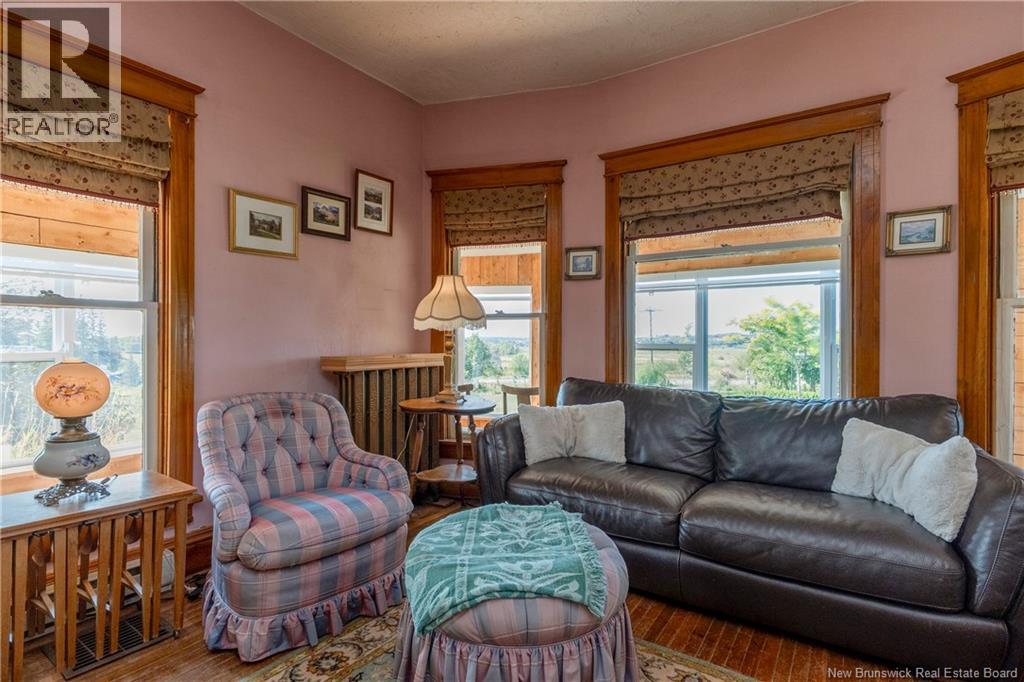 657 Royal Road Property Photo 14