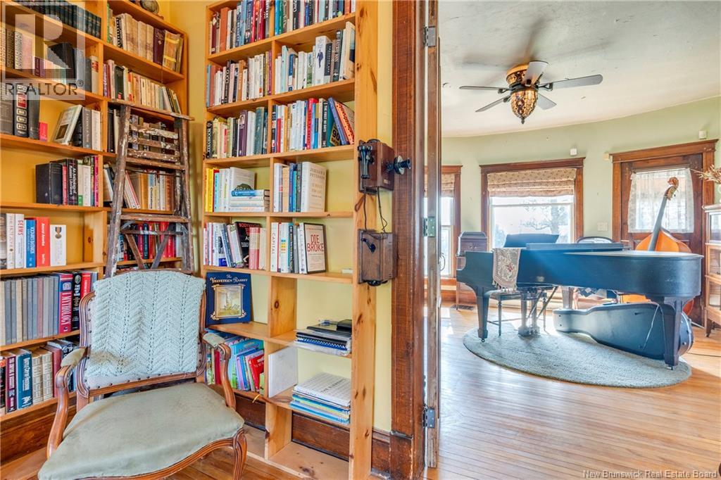 657 Royal Road Property Photo 15