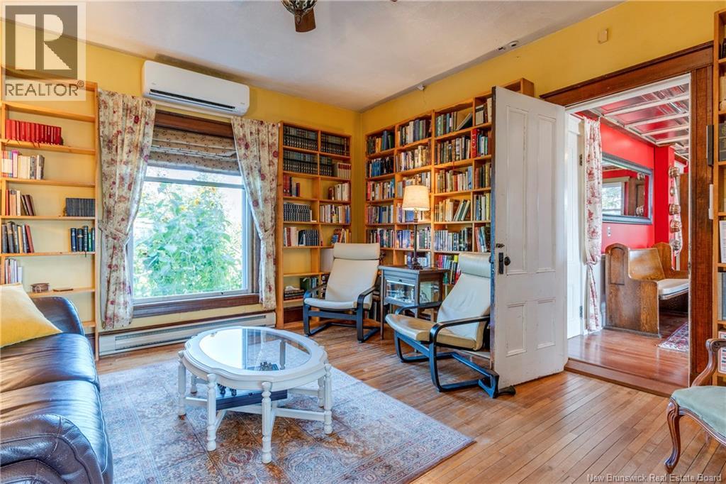 657 Royal Road Property Photo 16