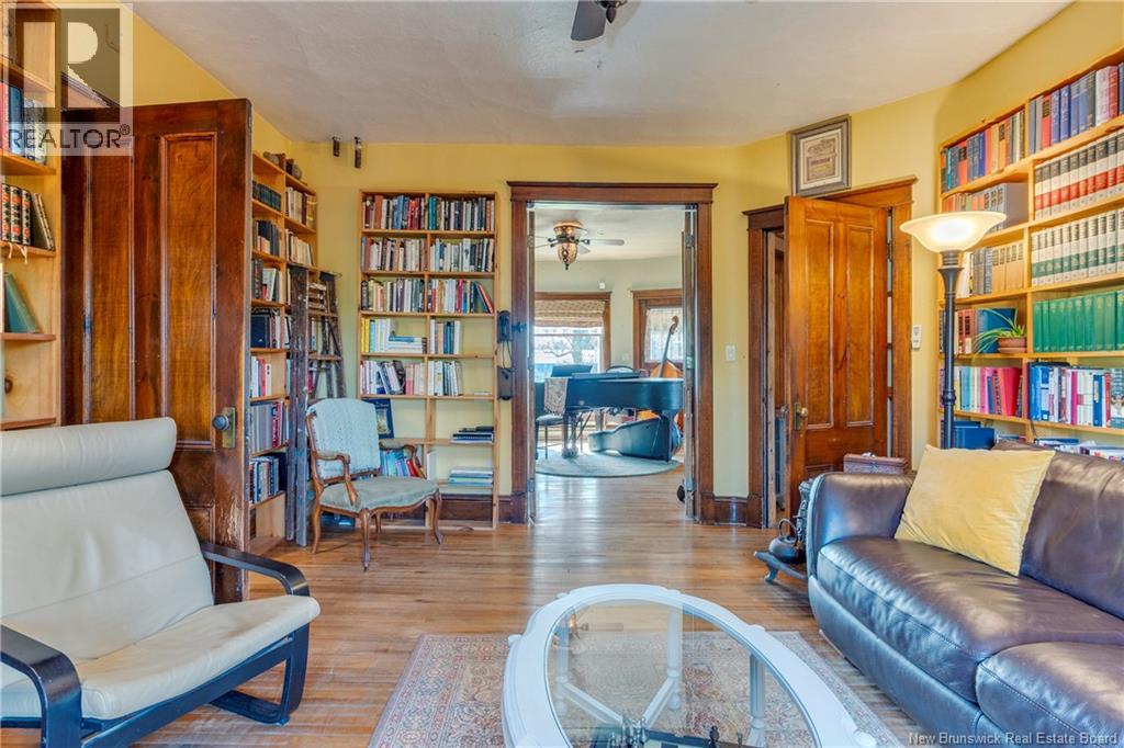 657 Royal Road Property Photo 17