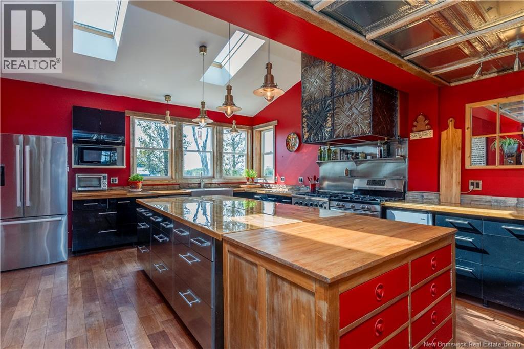 657 Royal Road Property Photo 18