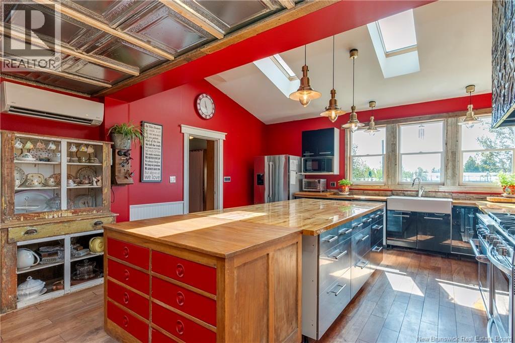 657 Royal Road Property Photo 19