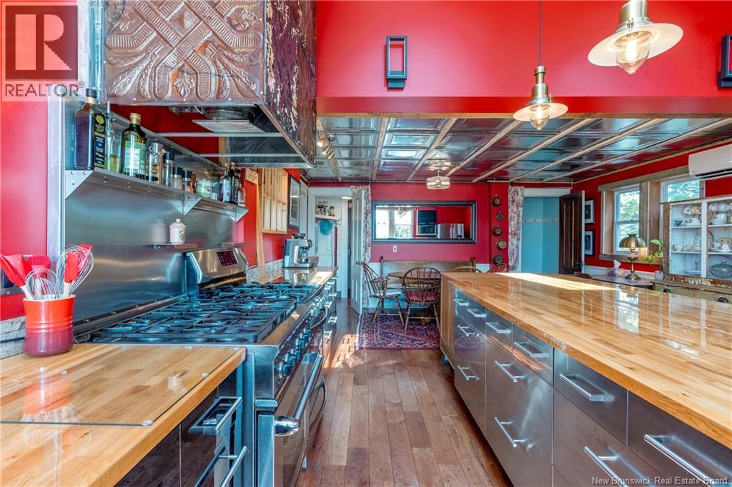 657 Royal Road Property Photo 21