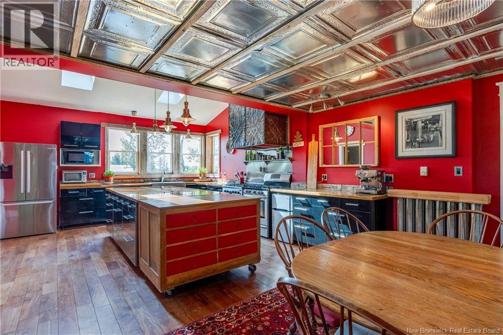 657 Royal Road Property Photo 23