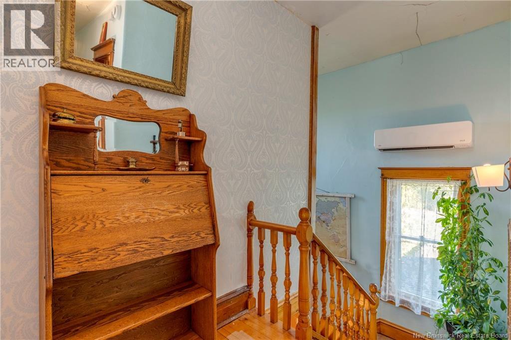 657 Royal Road Property Photo 26