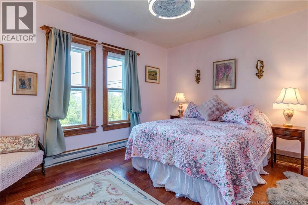657 Royal Road Property Photo 31
