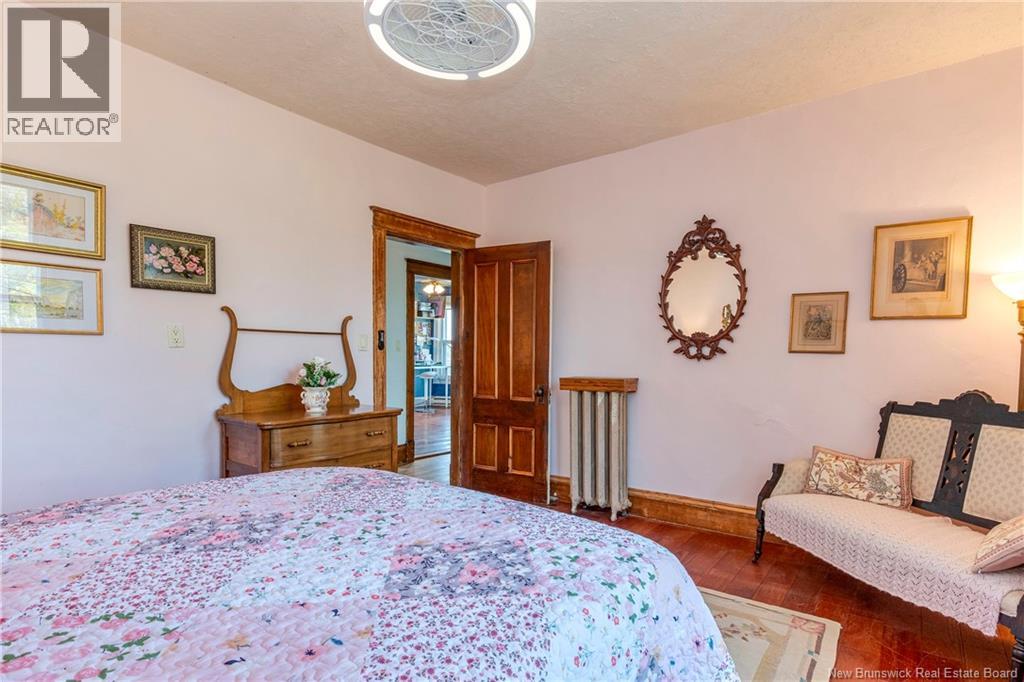 657 Royal Road Property Photo 32