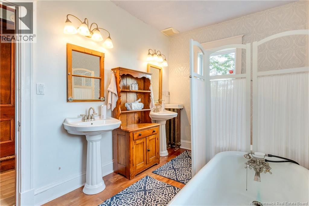 657 Royal Road Property Photo 34