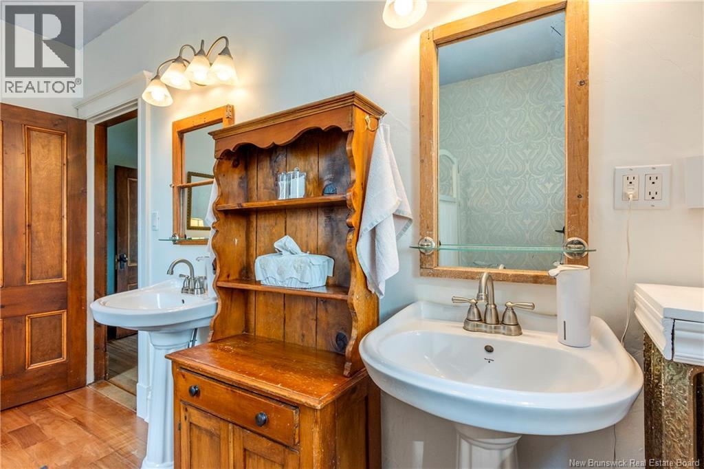 657 Royal Road Property Photo 35