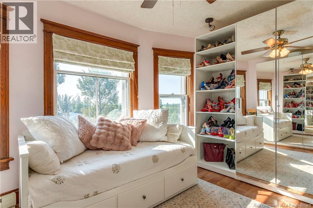 657 Royal Road Property Photo 41