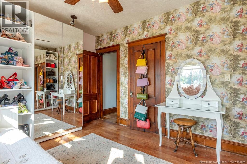 657 Royal Road Property Photo 42