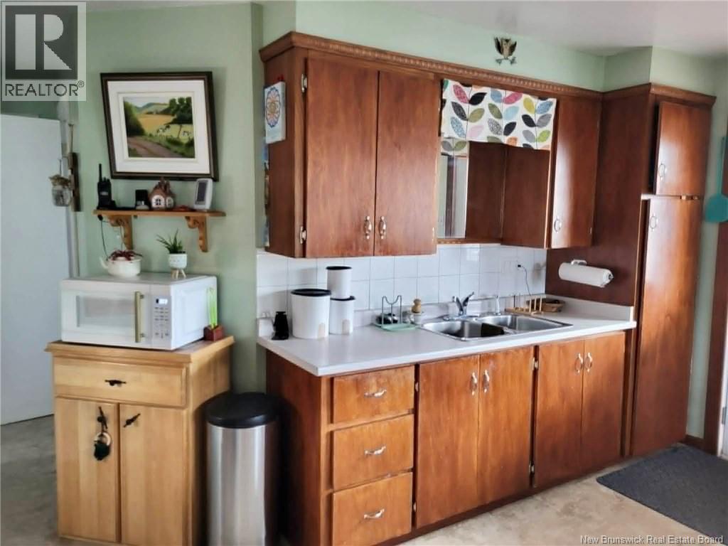7 Principale Street Property Photo 3