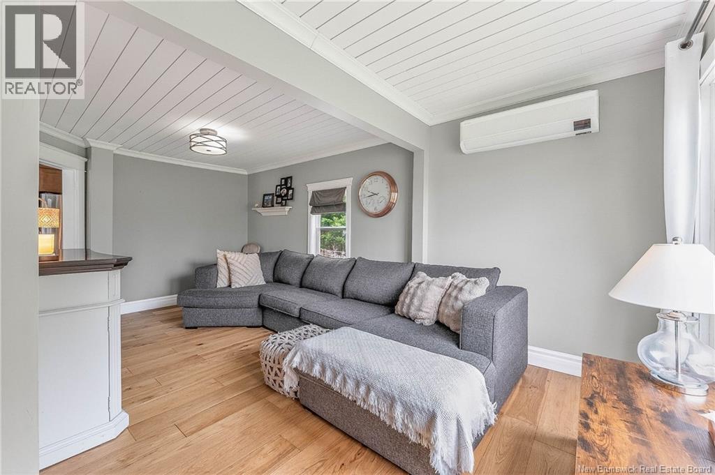 10 Stanley Oliver Road Property Photo 14