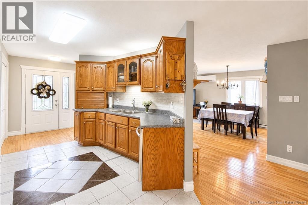 27 Clement Avenue Property Photo 8