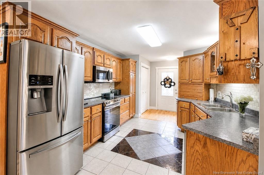 27 Clement Avenue Property Photo 9
