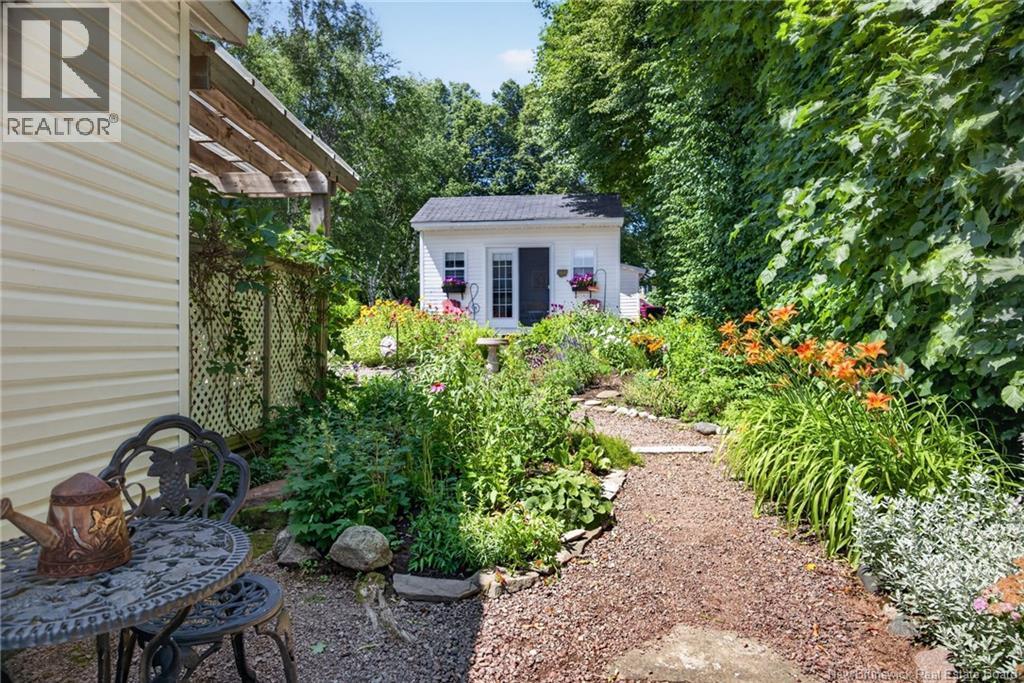 10 Burden Lane Property Photo 6