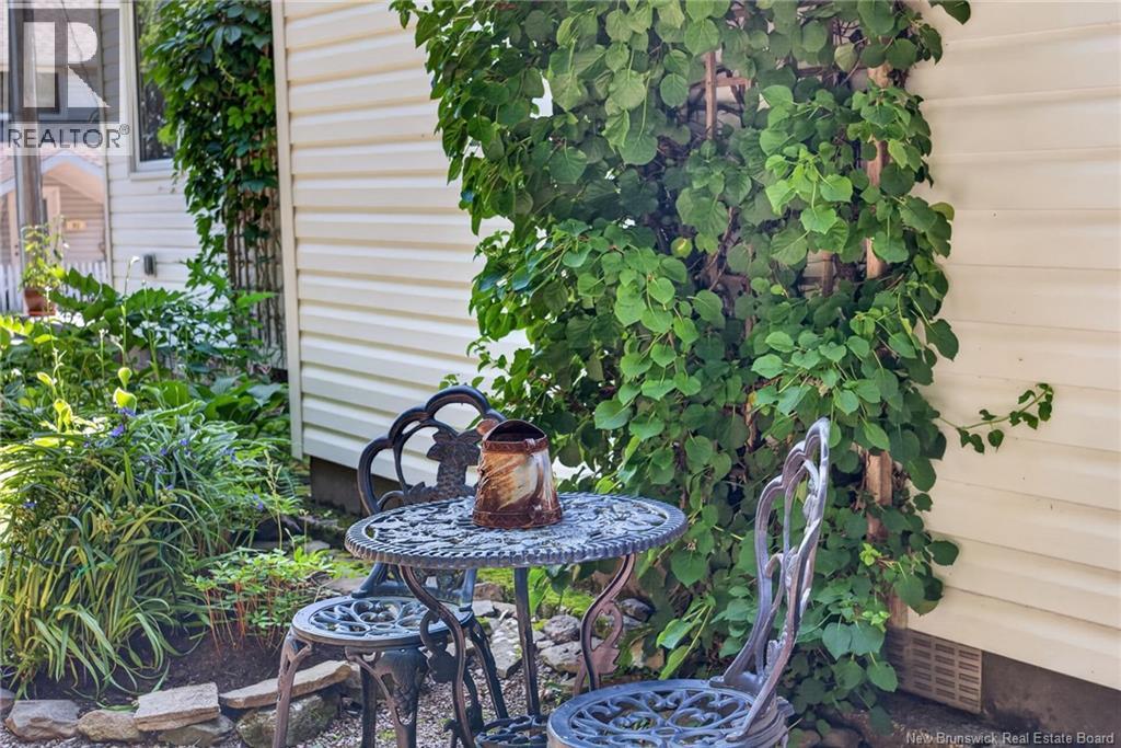 10 Burden Lane Property Photo 7