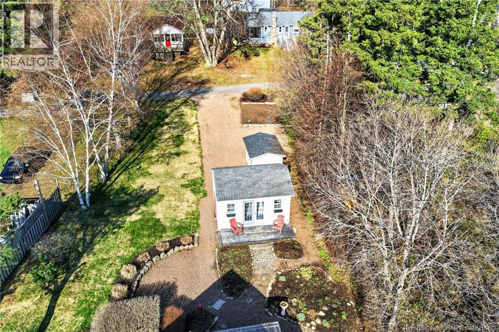 10 Burden Lane Property Photo 23