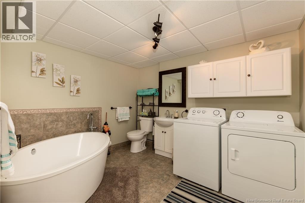 150 East Street Property Photo 28