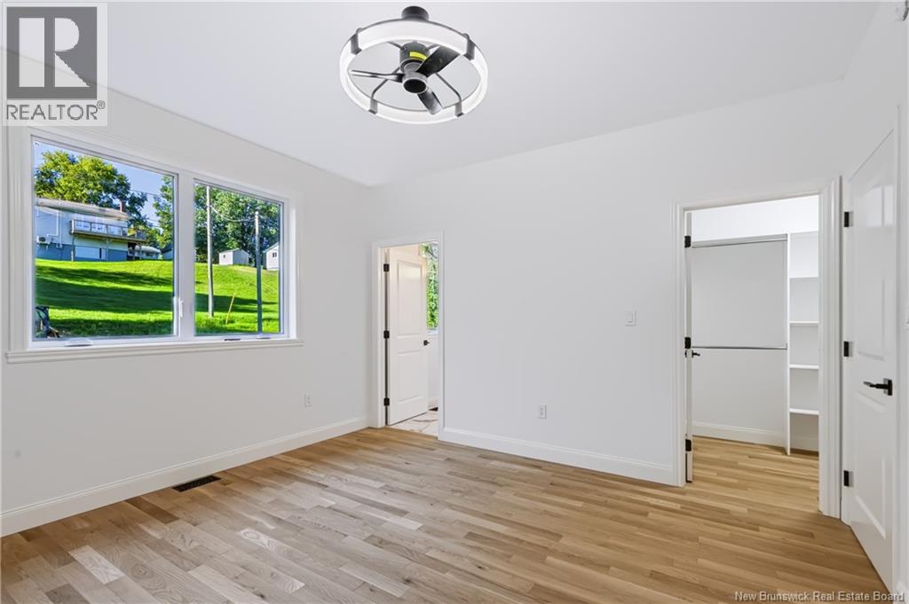 16 Mayflower Street Property Photo 17