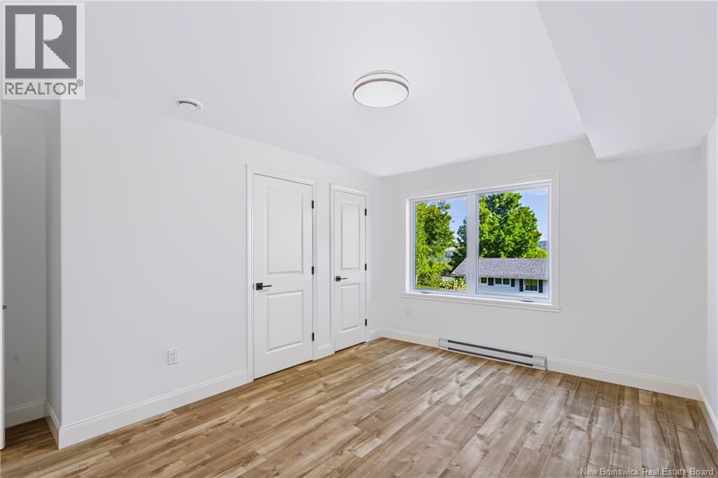 16 Mayflower Street Property Photo 28