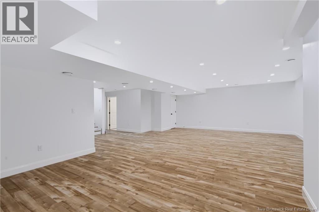 16 Mayflower Street Property Photo 33
